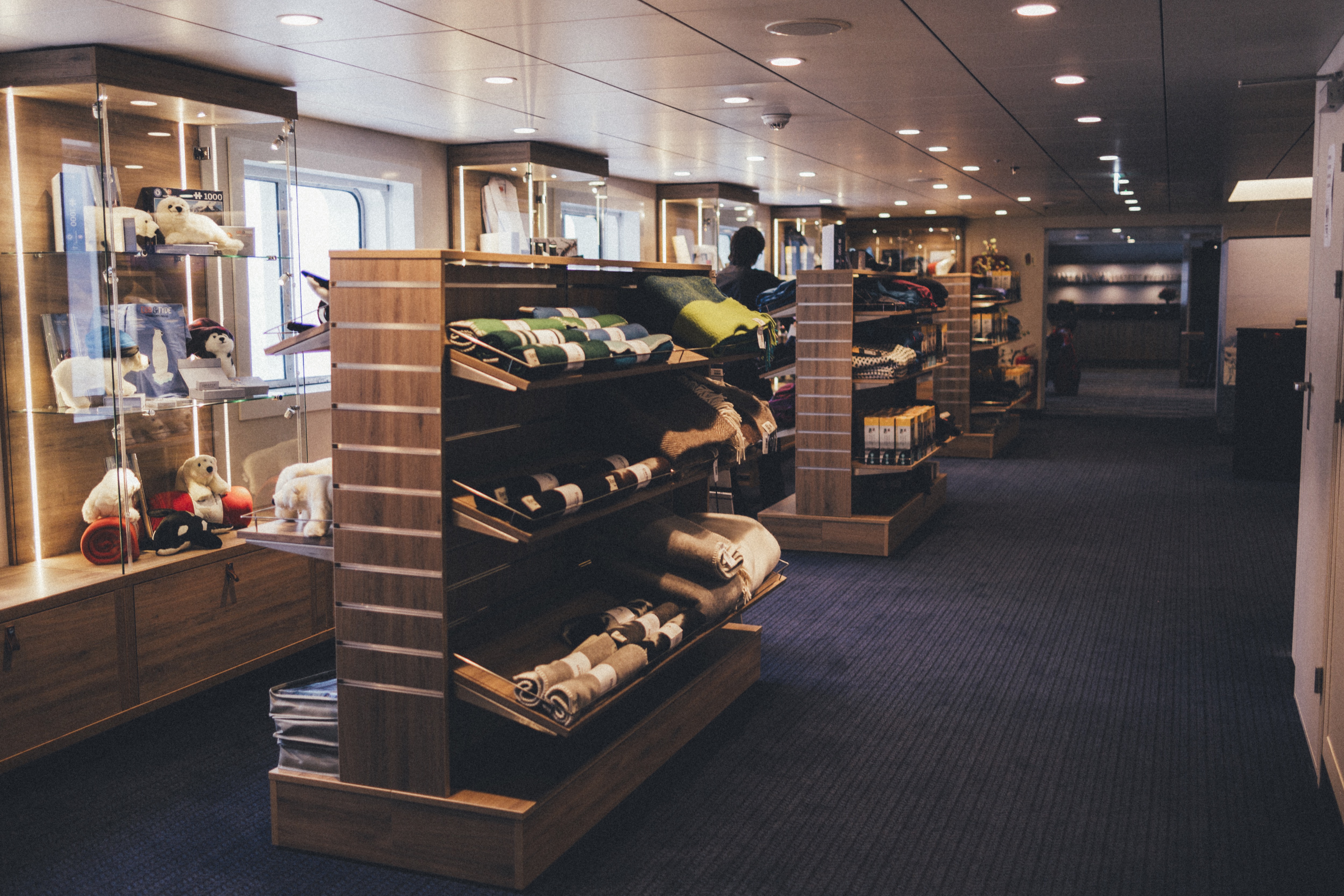 MS Spitsbergen - Shop